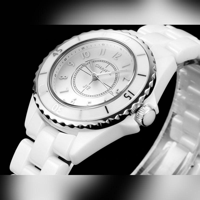 Chanel J12 33mm Super Ceramic Women's Replica Watch Exquisite Craftsmanship-2