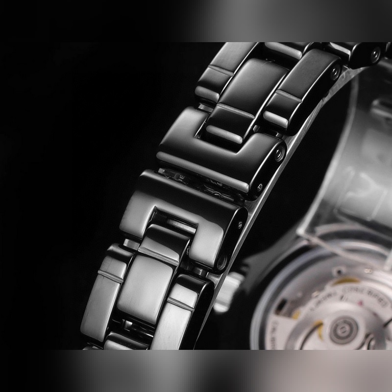 Chanel J12 33mm Replica Watch Super Ceramic Exquisite Craftsmanship-5