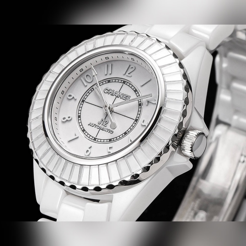 Chanel J12 33mm Super Ceramic Women's Replica Watch Exquisite Craftsmanship-2
