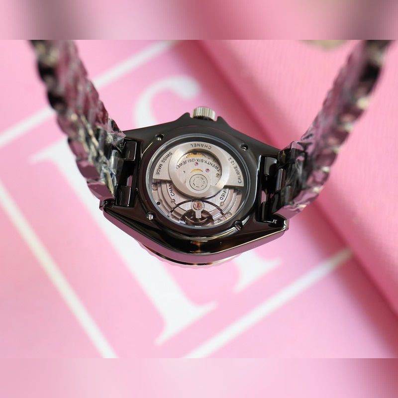 Chanel J12 33mm Ceramic Replica Watch Exquisite Women's Timepiece-6