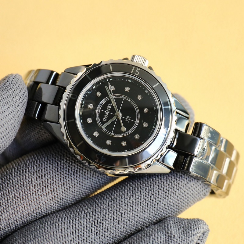 Chanel J12 33mm Ceramic Replica Watch Exquisite Craftsmanship Annual Edition-3
