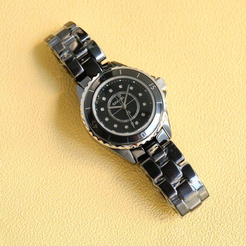 Chanel J12 33mm Ceramic Replica Watch Exquisite Craftsmanship Annual Edition-4