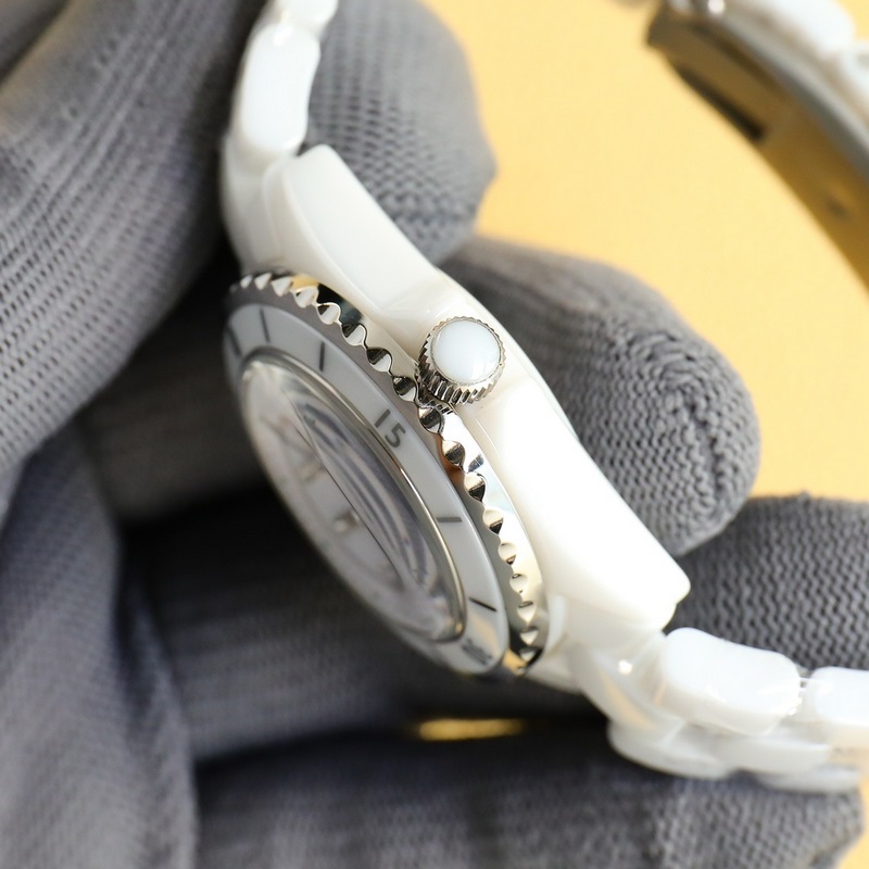 Chanel J12 Series 33mm Women's Replica Watch Super Ceramic Innovation Quality Craftsmanship-5