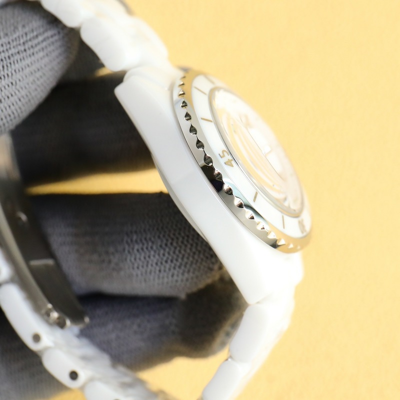 Chanel J12 Series 33mm Women's Replica Watch Super Ceramic Innovation Quality Craftsmanship-6