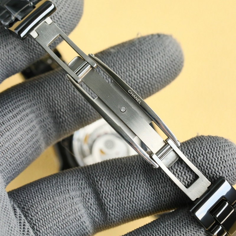 Chanel J12 33mm Replica Watch New Super Ceramic Luxury Craftsmanship-6
