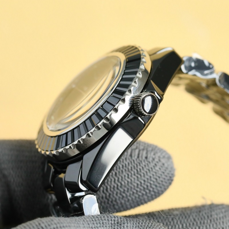 Chanel J12 33mm Replica Watch New Super Ceramic Luxury Craftsmanship-8