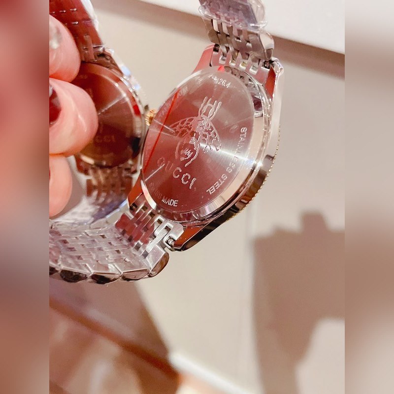 Gucci G-Timeless Slim Bee Replica Watch Luxurious Design and Precision-4