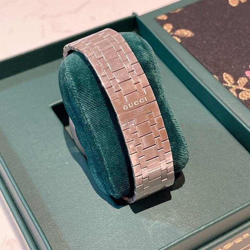 Gucci 25H Luxury Sports Replica Watch Elegant Design&Quality Features-7