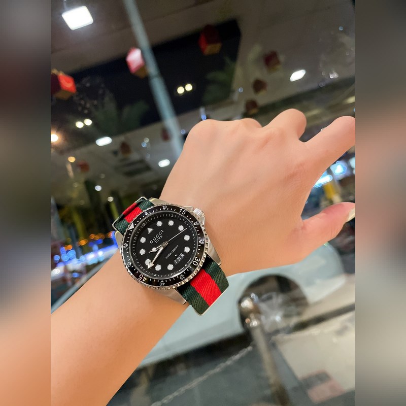 Gucci Dive Series Urban Sports Fashion Timepiece with Striped Design-7