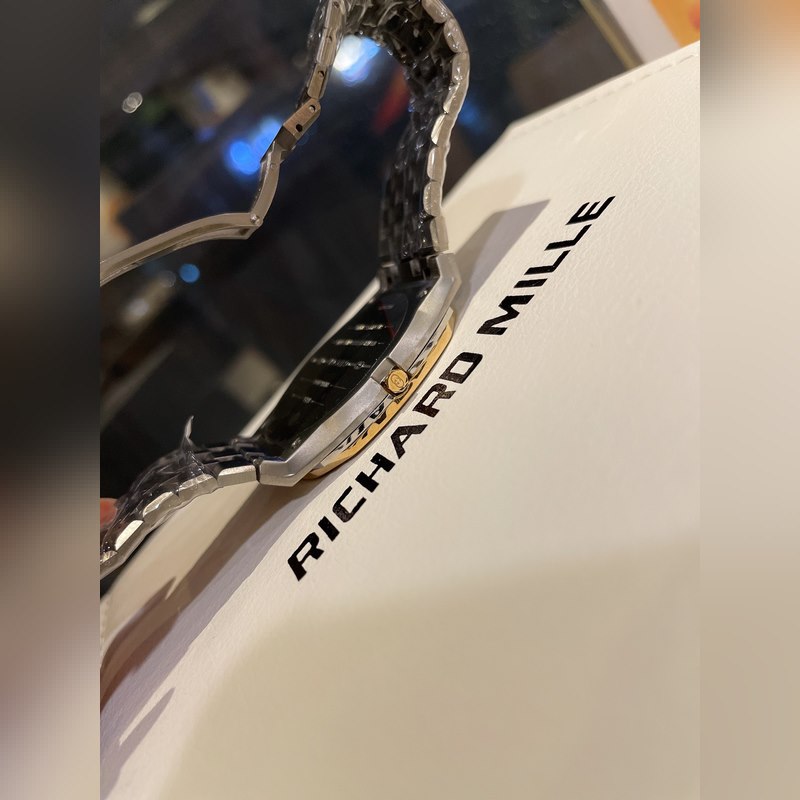 GUCCI 25H Luxury Sport Replica Watch Stylish Design and Quality Craftsmanship-8