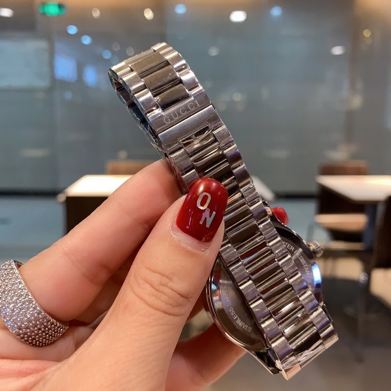 Gucci G-Timeless Cat Replica Watch with Pearl Details-4