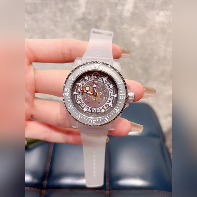 GUCCI DIVE Series DI Discover Time's Secrets with the New 650 Model-2