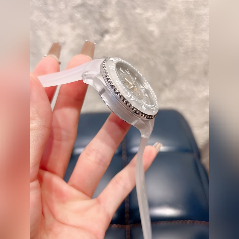 GUCCI DIVE Series DI Discover Time's Secrets with the New 650 Model-3