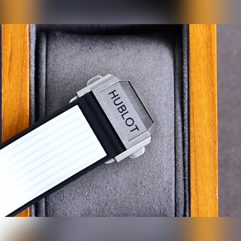 Hublot Big Bang V2 Element Chronograph Replica Watch-8