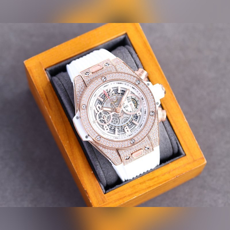 Hublot Big Bang V2 Chronograph with Elemental Materials-4