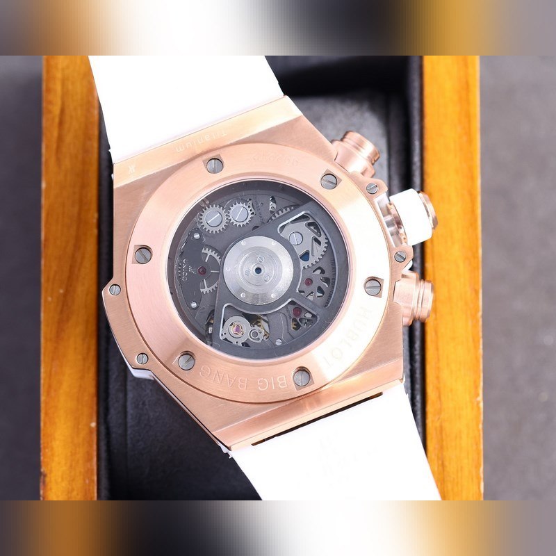 Hublot Big Bang V2 Chronograph with Elemental Materials-7