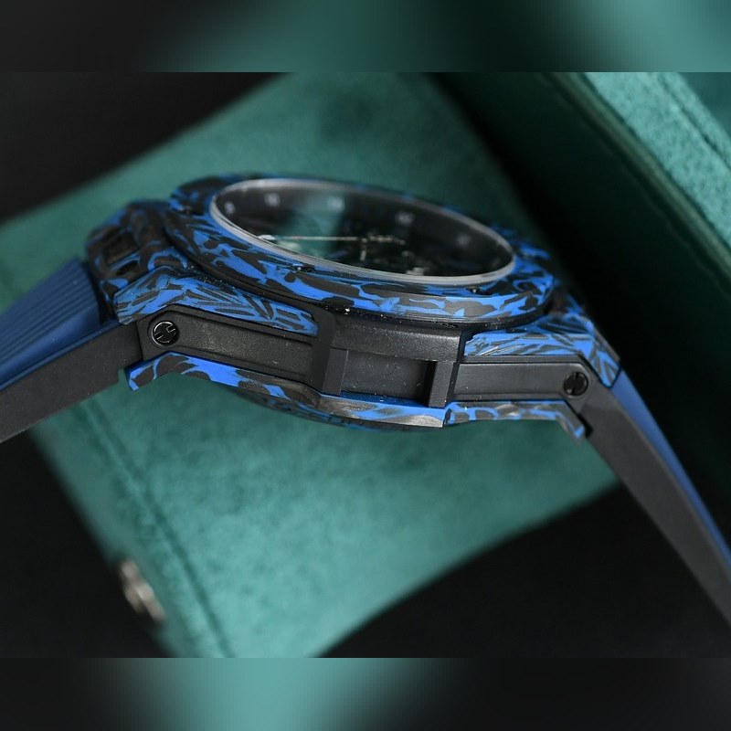 Hublot Big Bang Carbon Fiber Replica Watch High-Quality Timepiece-6