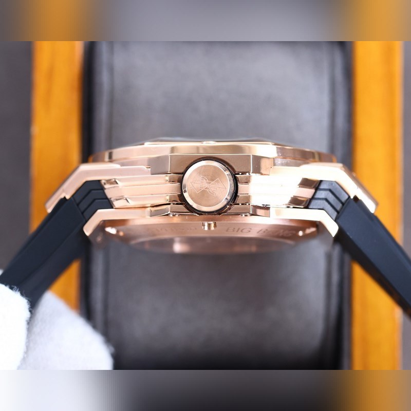 Hublot Big Bang Sang Bleu II Tattoo Replica Watch-6