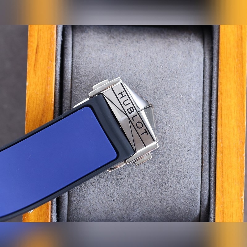 Hublot Big Bang Sang Bleu II Tattoo Replica Watch-8