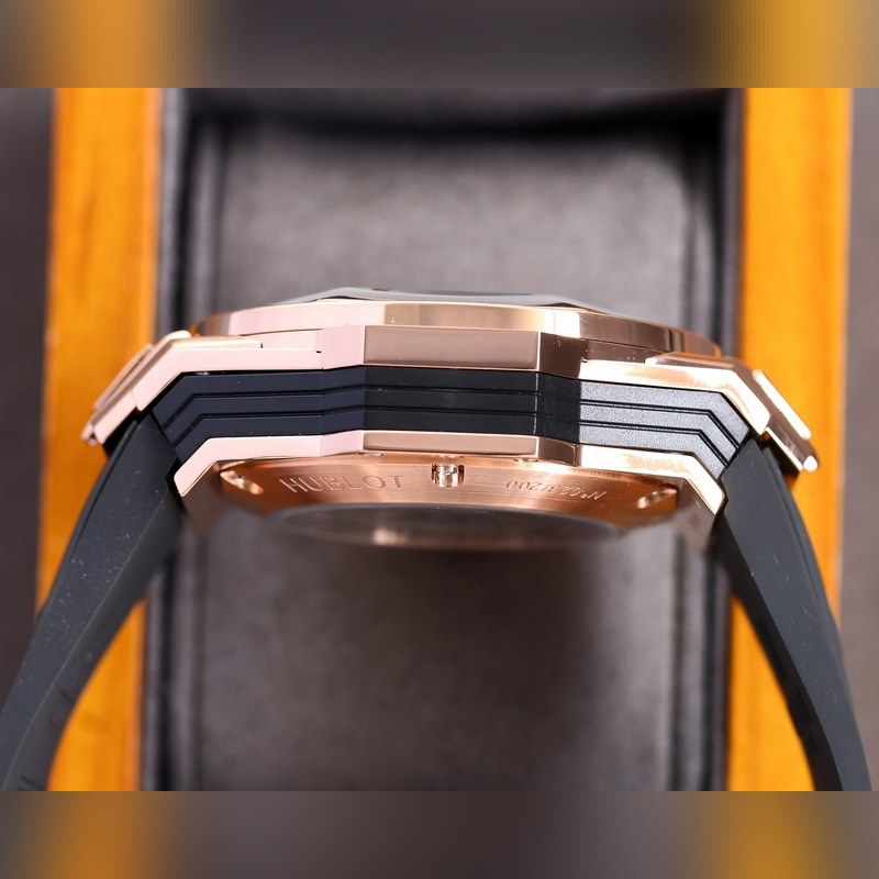 Hublot Big Bang Sang Bleu II Tattoo Replica Watch New Edition-7