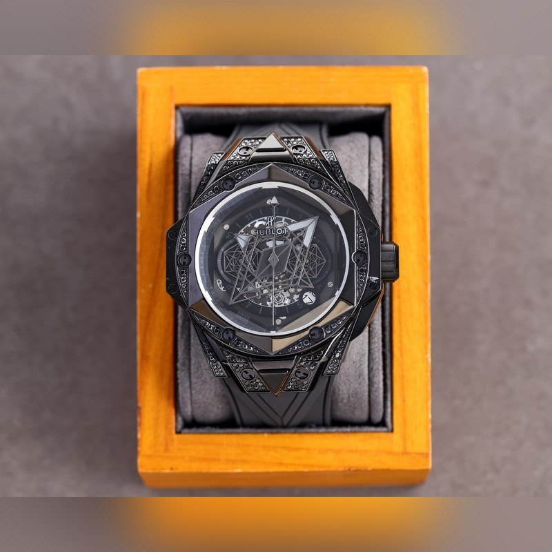 Hublot Big Bang Sang Bleu II Tattoo Replica Watch New Luxury Timepiece-3