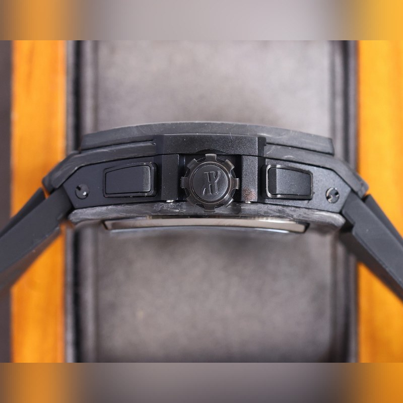 Hublot Big Bang Soul Red Carbon Fiber Replica Watch-5