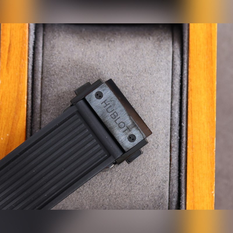 Hublot Big Bang Soul Red Carbon Fiber Replica Watch-8