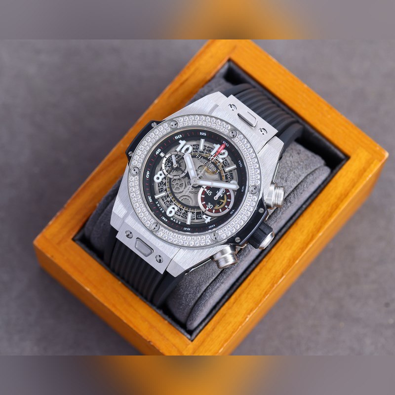 Hublot Big Bang V2 Elemental Chronograph with High-Quality Materials-3