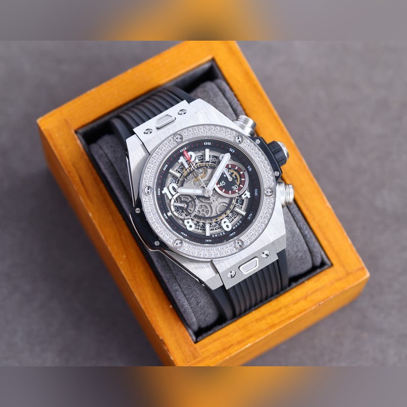 Hublot Big Bang V2 Elemental Chronograph with High-Quality Materials-4