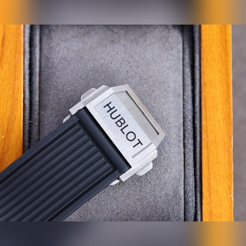 Hublot Big Bang V2 Elemental Chronograph with High-Quality Materials-8