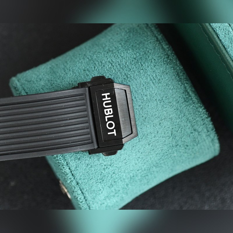 Hublot Big Bang Carbon Fiber Replica Watch High Quality Edition-8