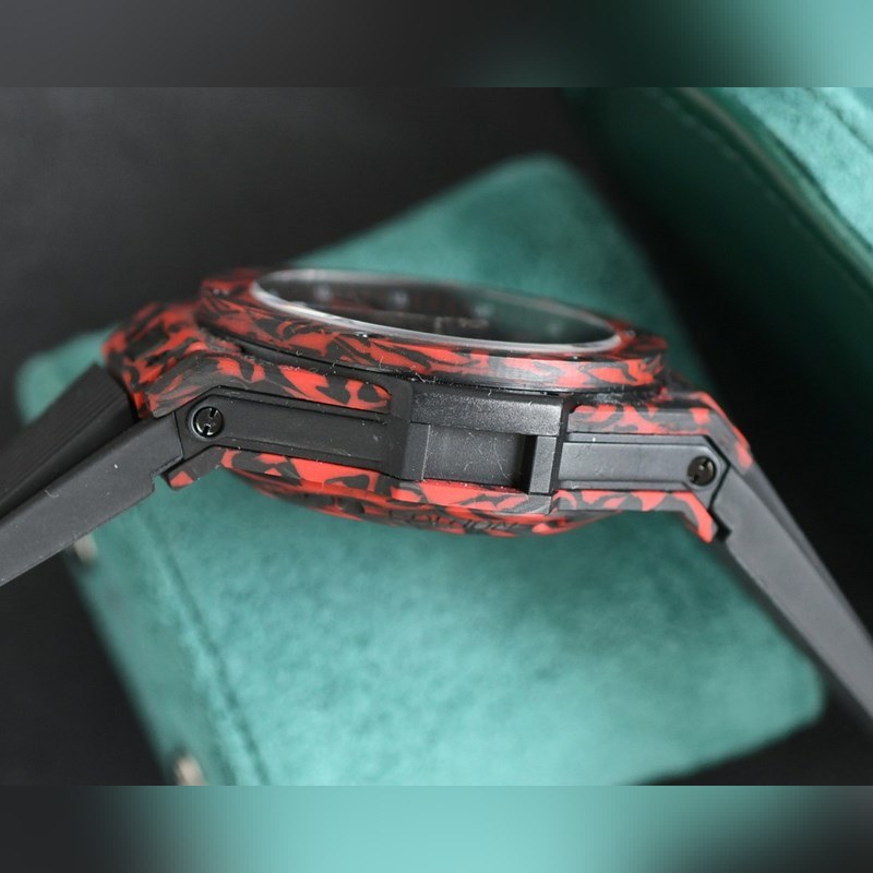 Hublot Big Bang Carbon Fiber Replica Watch High-Quality Timepiece-6