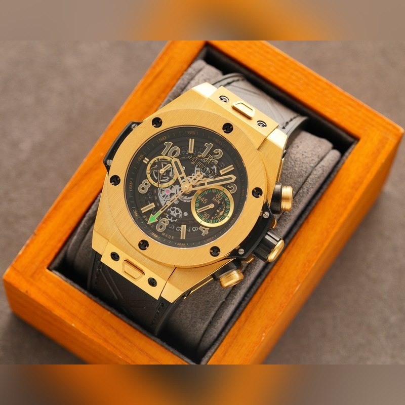 Hublot Big Bang V2 Chronograph with Element Materials-3