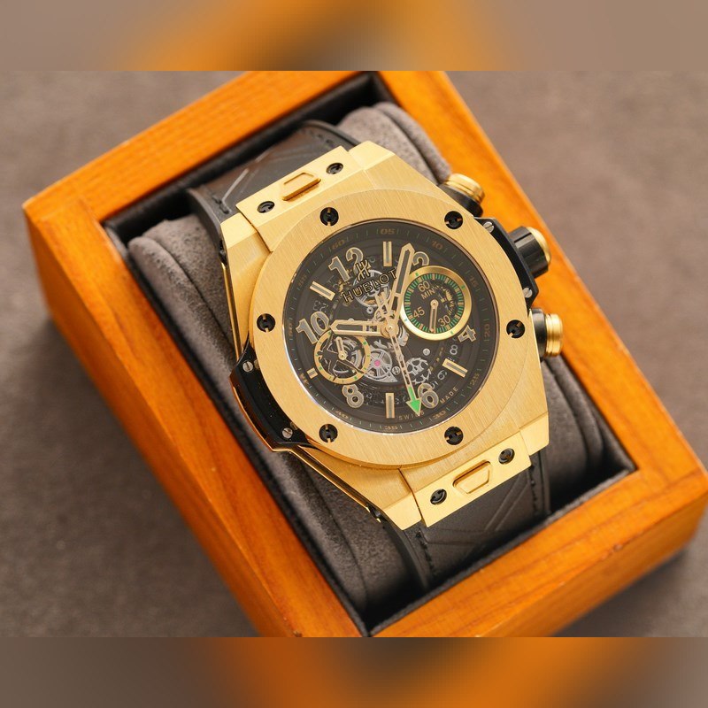 Hublot Big Bang V2 Chronograph with Element Materials-4