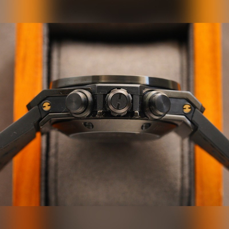 Hublot Big Bang V2 Chronograph with Element Materials-6