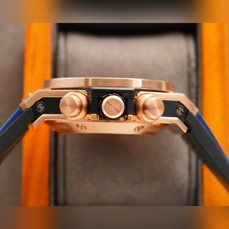 Hublot Big Bang V2 Chronograph with Elemental Materials-6