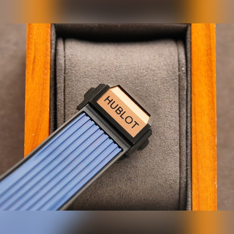 Hublot Big Bang V2 Chronograph with Elemental Materials-8