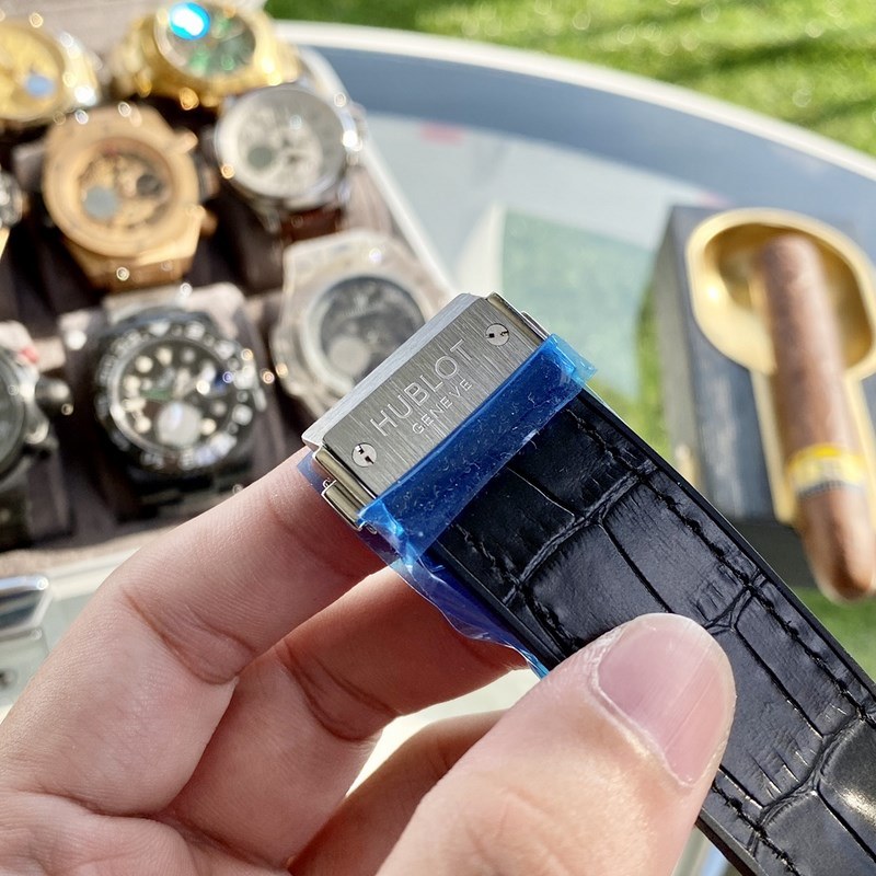 Hublot Big Bang Series Luxury Timepieces with Core Features-8