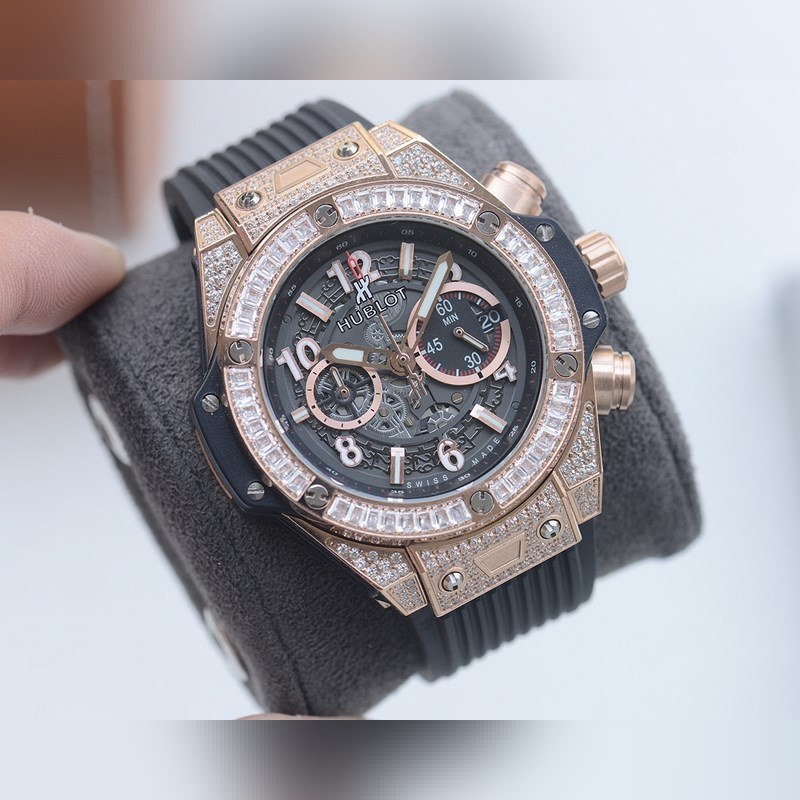 Hublot Big Bang Series Luxury Timepieces with Premium Features-5