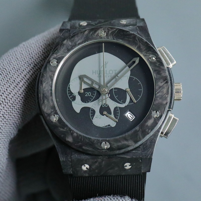 Hublot Classic Fusion 521 Carbon Fiber Men's Replica Watch Precision Crafted Quality-2