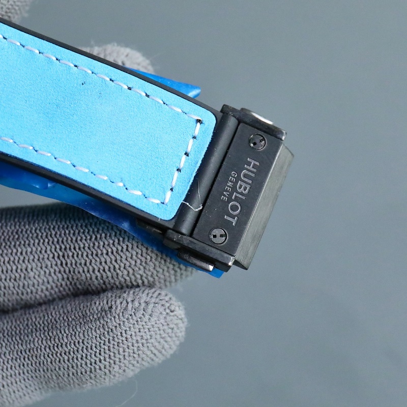 Hublot Classic Fusion 521 Men's Replica Watch Carbon Fiber Case Premium Quality-8