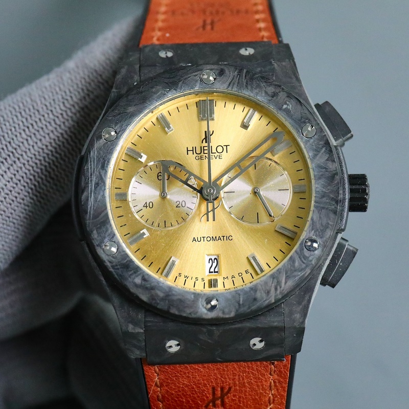 Hublot Classic Fusion 521 Carbon Fiber Men's Replica Watch Exquisite Quality-4