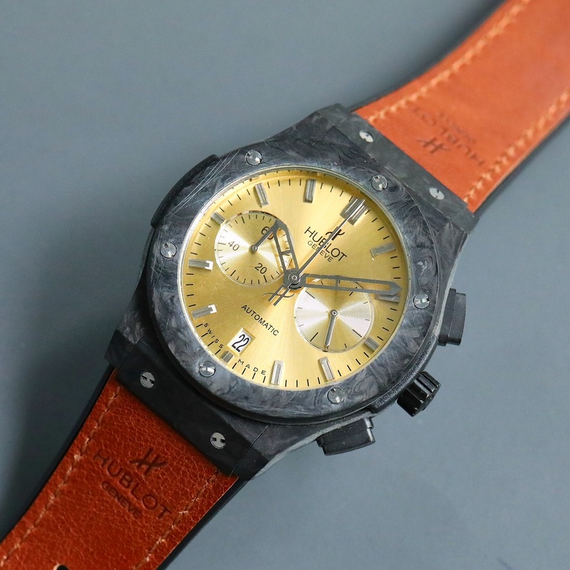 Hublot Classic Fusion 521 Carbon Fiber Men's Replica Watch Exquisite Quality-5