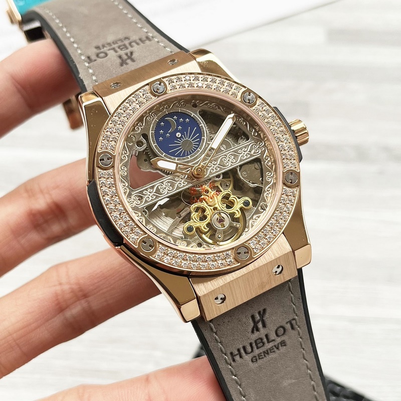 Hublot Big Bang Carbon Fiber Unique Design Premium Craftsmanship-4