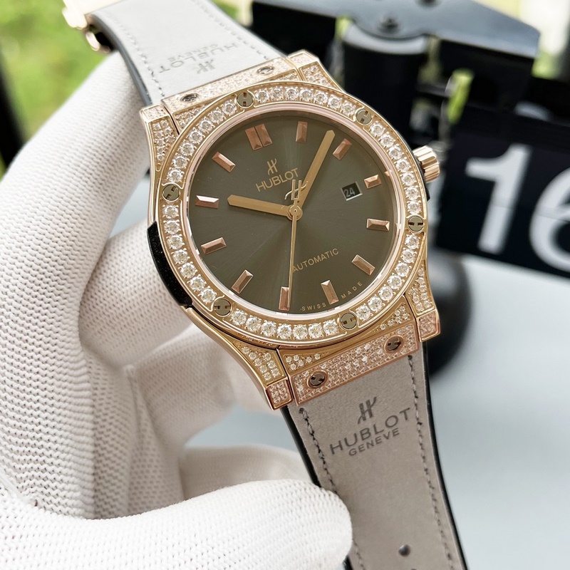 Hublot Big Bang Carbon Fiber Body Unique Craftsmanship Quality Design-4