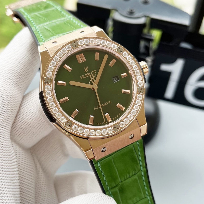 Hublot Big Bang Carbon Fiber Replica Watch Unique Design&Superior Craftsmanship-2