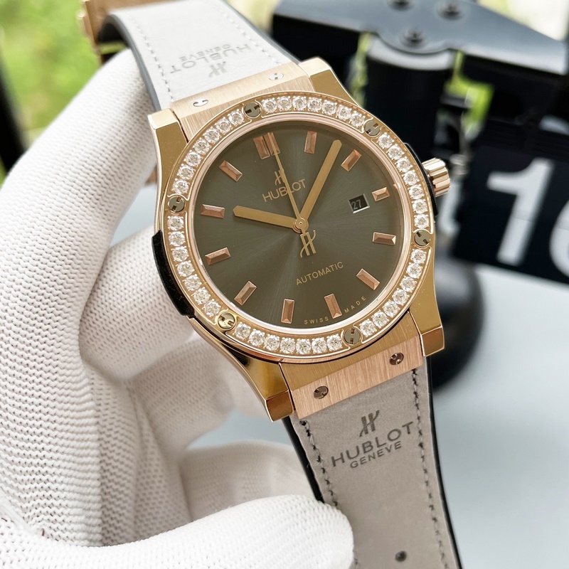 Hublot Big Bang Carbon Fiber Replica Watch Unique Design&Superior Craftsmanship-4