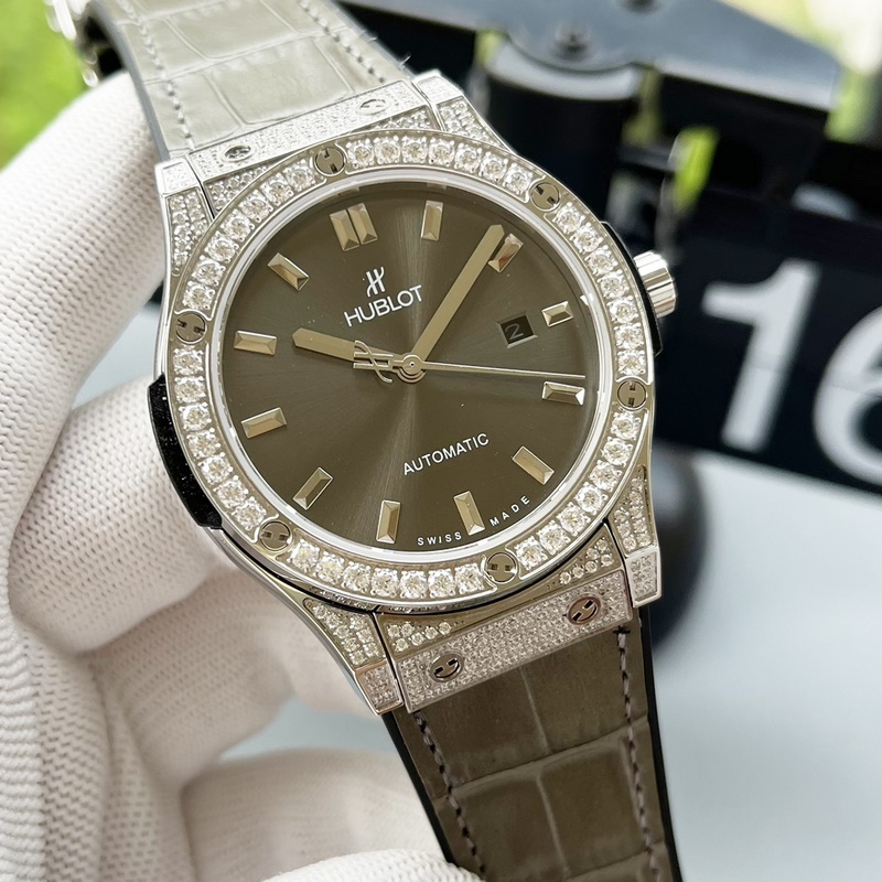 Big Bang Carbon Fiber Avant-Garde Craftsmanship Distinctive Luxury-2