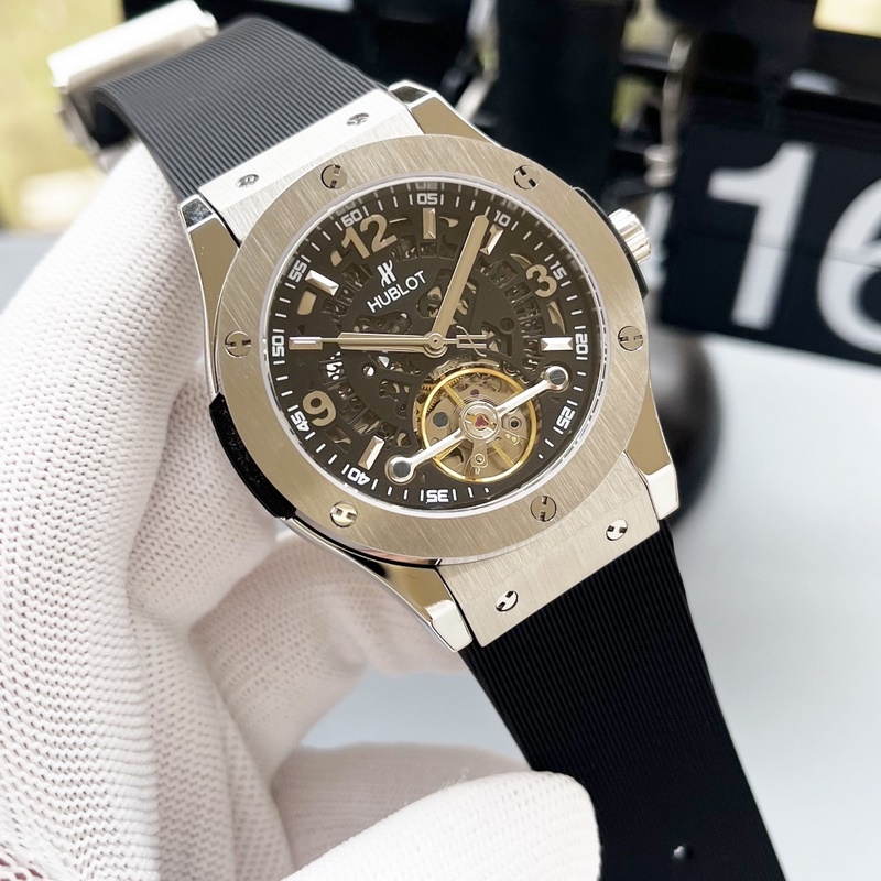 Hublot Big Bang Carbon Fiber Body Unique Style and Exquisite Craftsmanship-4