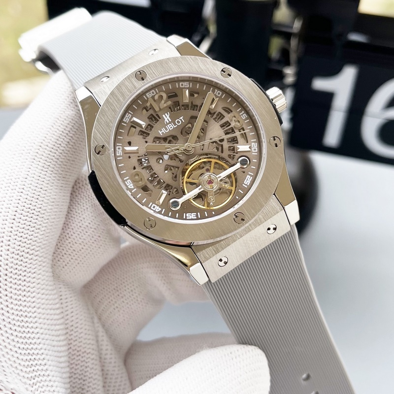 Hublot Big Bang Carbon Fiber Body Unique Style and Exquisite Craftsmanship-6